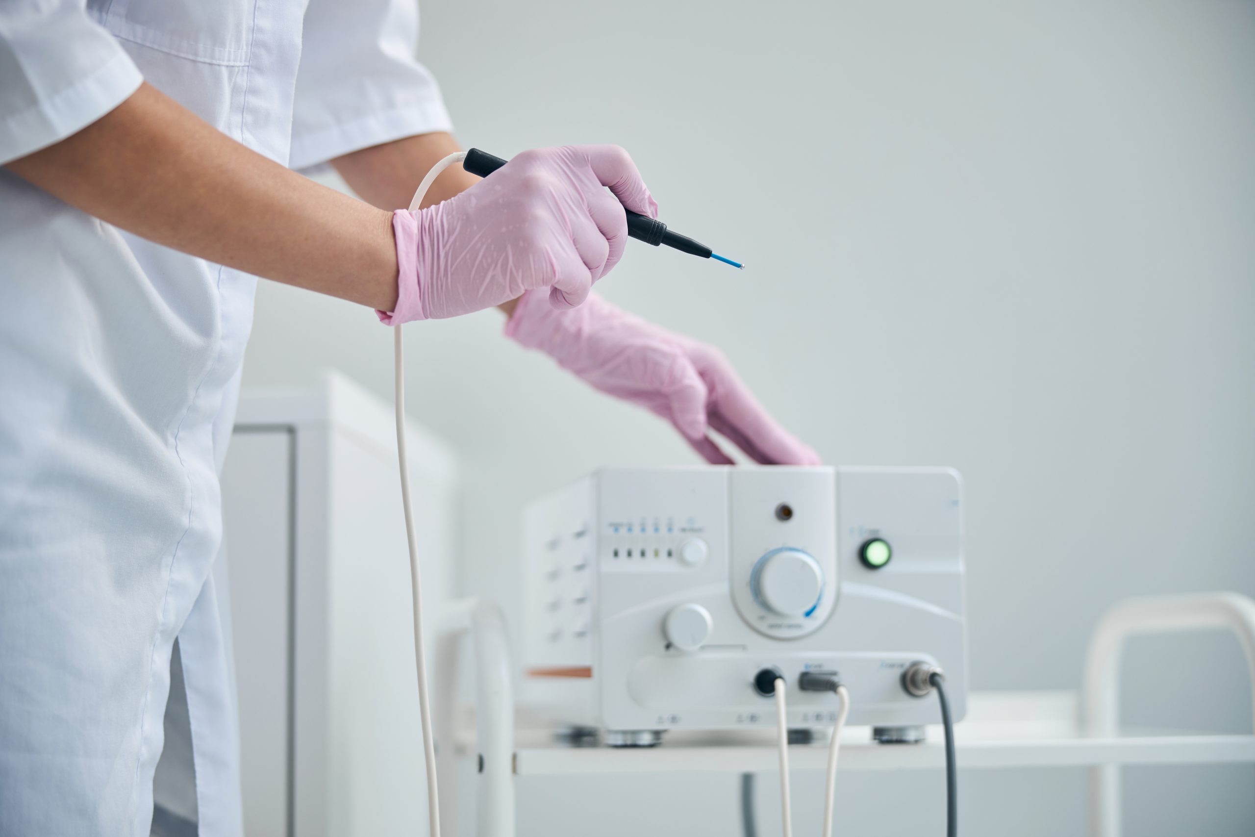 Why is an electric scalpel important?