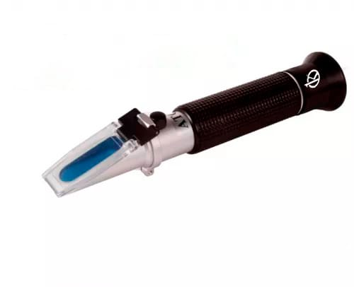 Differences, technical similarities and applications of the models in the refractometer category.