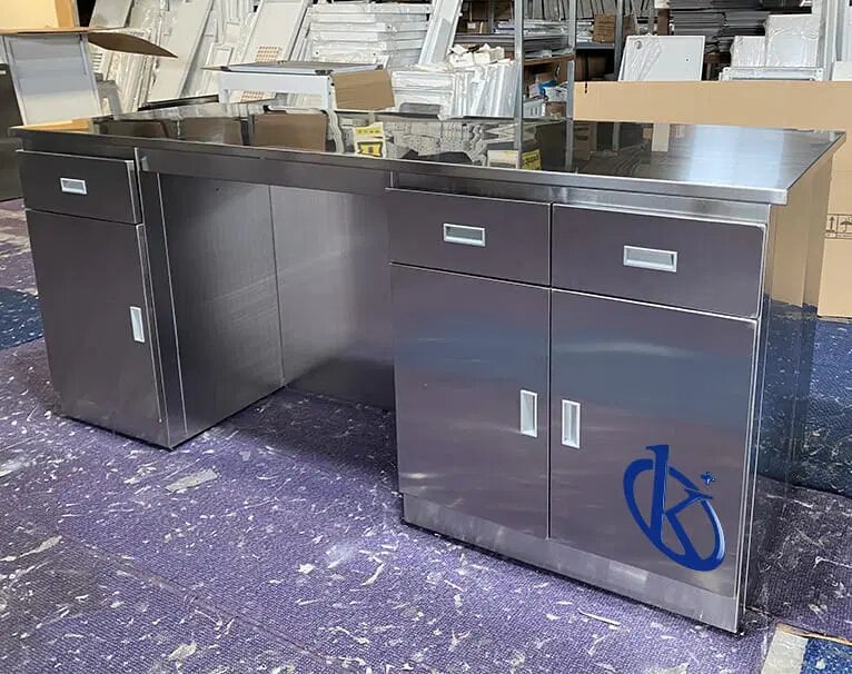 Discover the Durability and Versatility of 304 Stainless Steel Work Benches by Kalstein